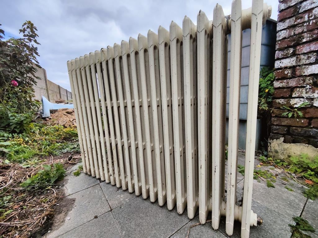 Le radiateur en fonte b116xh88xd22 peut être peint en couleu, Enlèvement ou Envoi, Utilisé, Radiateur