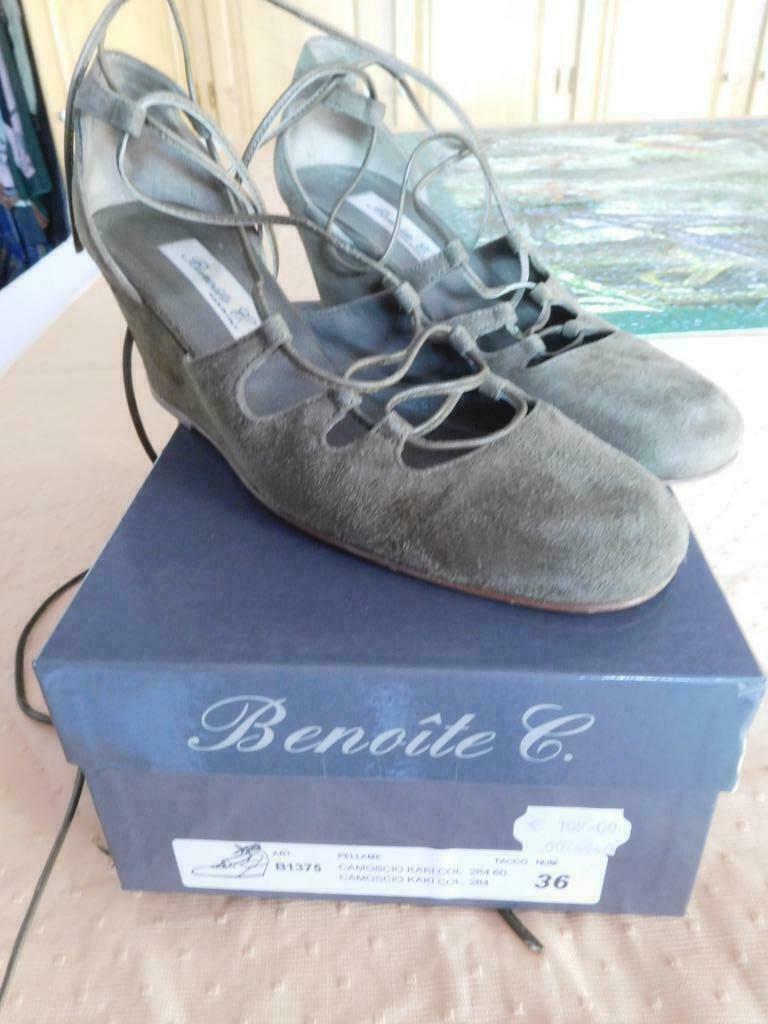Chaussures Benoîte C. en daim kaki pointure 36, Vêtements | Femmes, Enlèvement ou Envoi, Comme neuf, Autres couleurs, Autres types