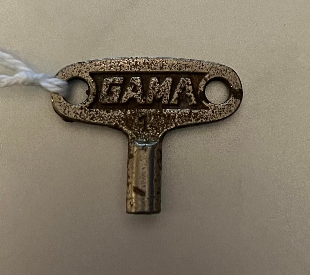 Clé GAMA n 1 pour vos jouets en étain, Envoi, Comme neuf