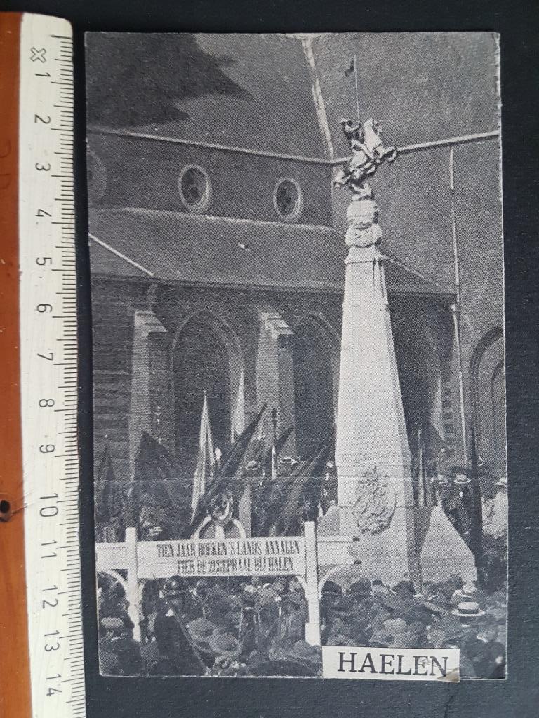 Knipsel op stevig papier: Halen Haelen Oorlogsmonument, Verzamelen, Verzenden, Landmacht