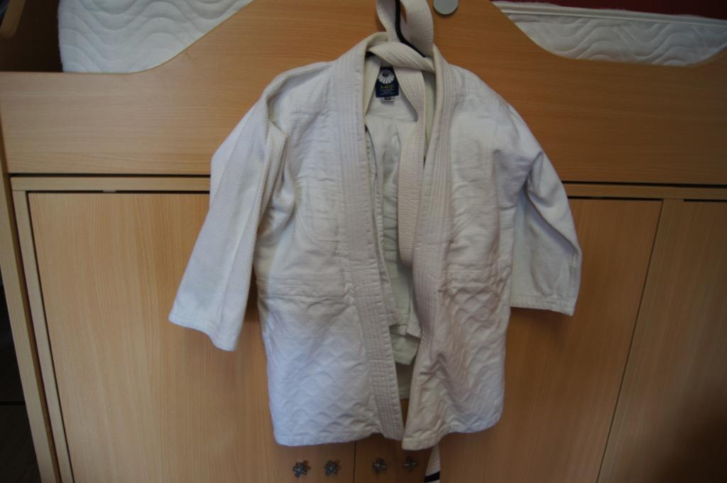 Kinder Judo- Aikido pak maat 150 Meiji, Sports & Fitness, Sports de combat & Self-défense, Enlèvement ou Envoi, Utilisé, Aïkido
