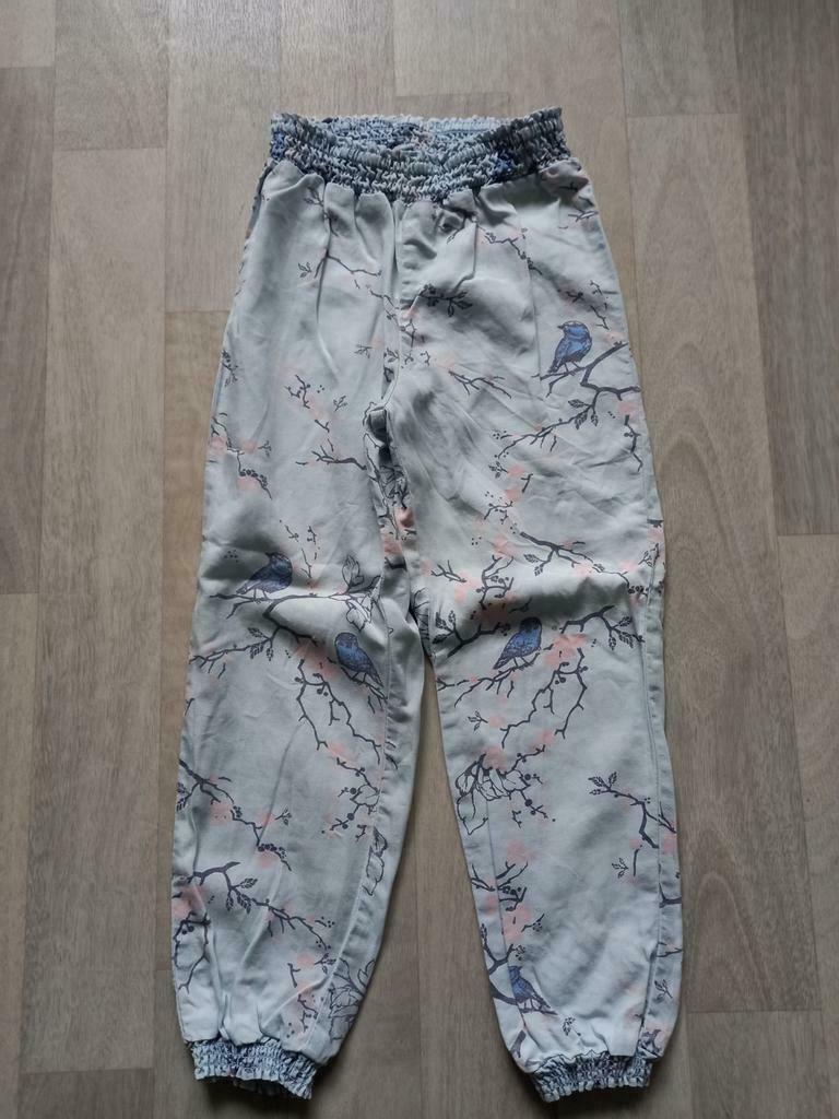 Lichte broek H&M maat 104, Kinderen en Baby's, Kinderkleding | Maat 104, Broek, Gebruikt, Meisje, H&M