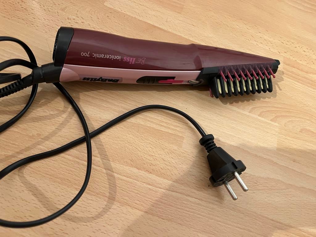 Babyliss borstelhaardroger  / styling ioniceramic 700💐🌸🌷, Ophalen, Zo goed als nieuw, Haardroger