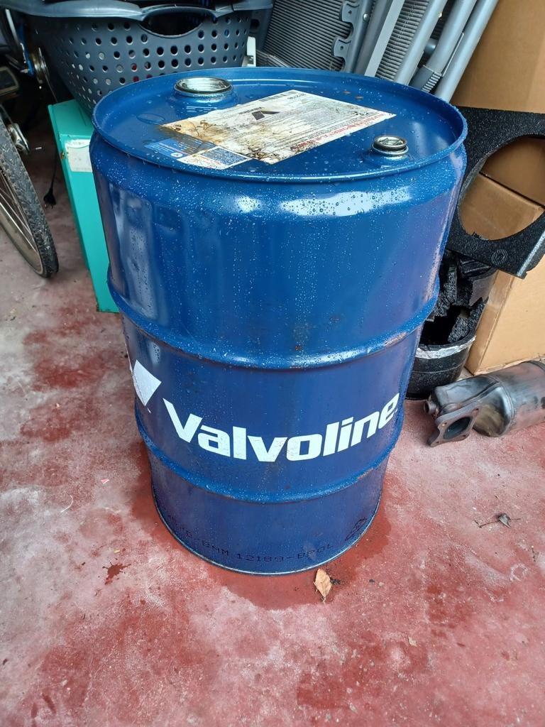 Leeg olievat Valvoline, Ophalen