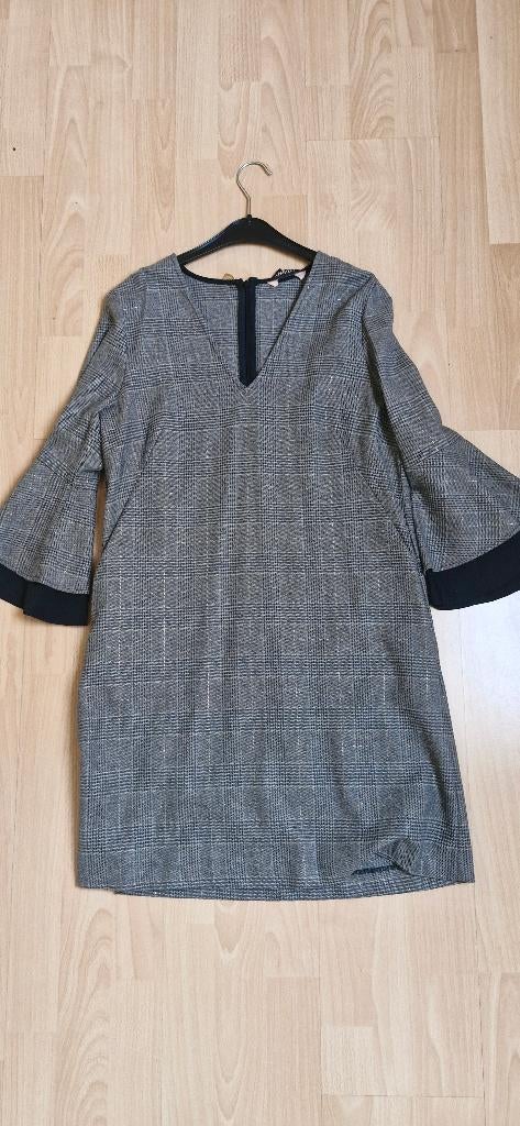 Jurk, Kleding | Dames, Twinset, Beige, Ophalen of Verzenden, Zo goed als nieuw