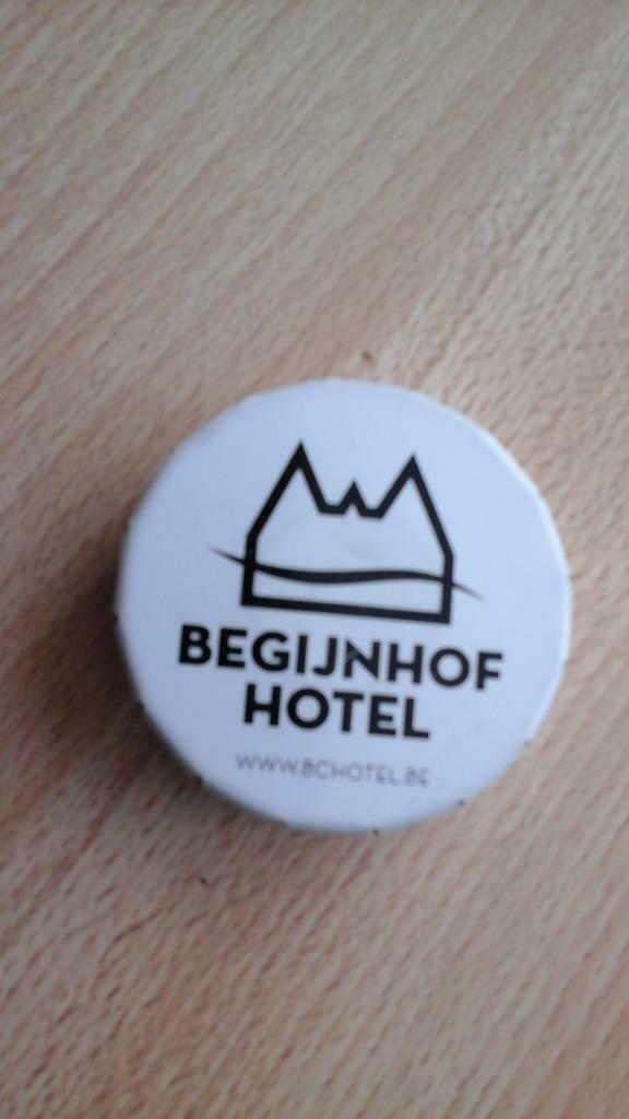 metalen doos "begijnhof hôtel nl" diameter: 45 mm, Ophalen of Verzenden, Nieuw, Overige
