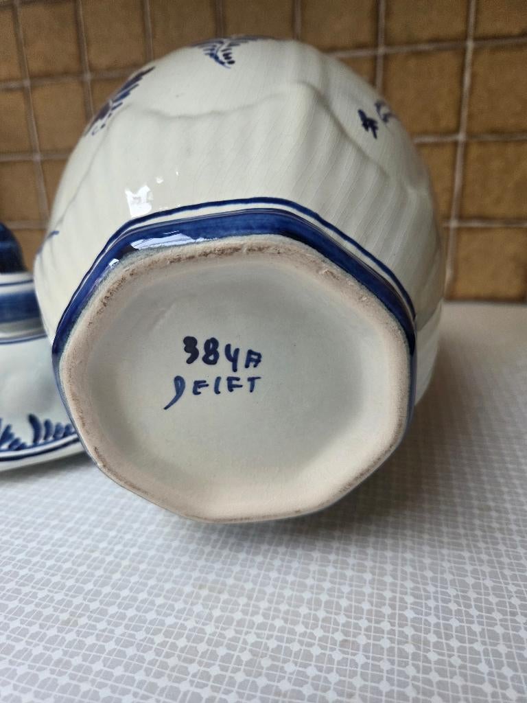 Vase de Delft, Enlèvement