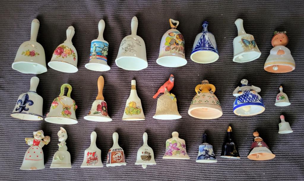 26 clochettes en porcelaine, terre cuite, céramique, ...., Enlèvement ou Envoi, Utilisé