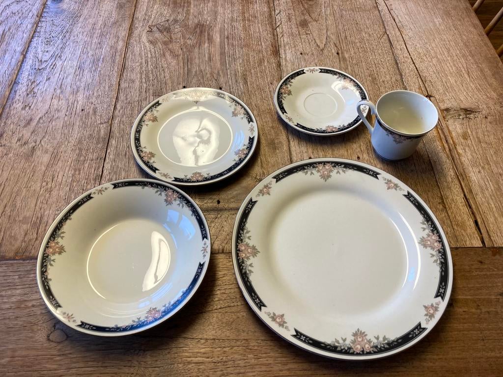 Servies Budlet Ivory fine China, Antiek en Kunst, Ophalen