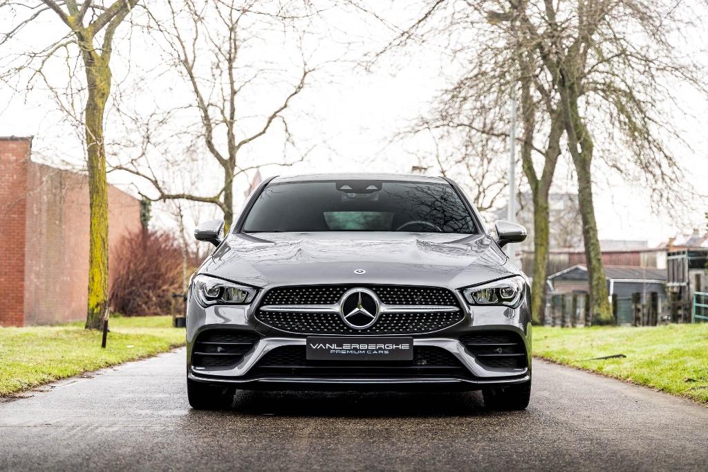 Mercedes CLA220d Shooting Break AMG * Trekhaak * Cam * LED, Auto's, CLA, 4 cilinders, Leder, Bedrijf