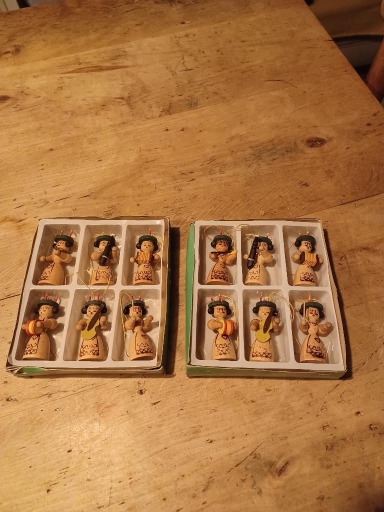 2 dozen met 6 houten hangfiguren, Diversen, Ophalen of Verzenden