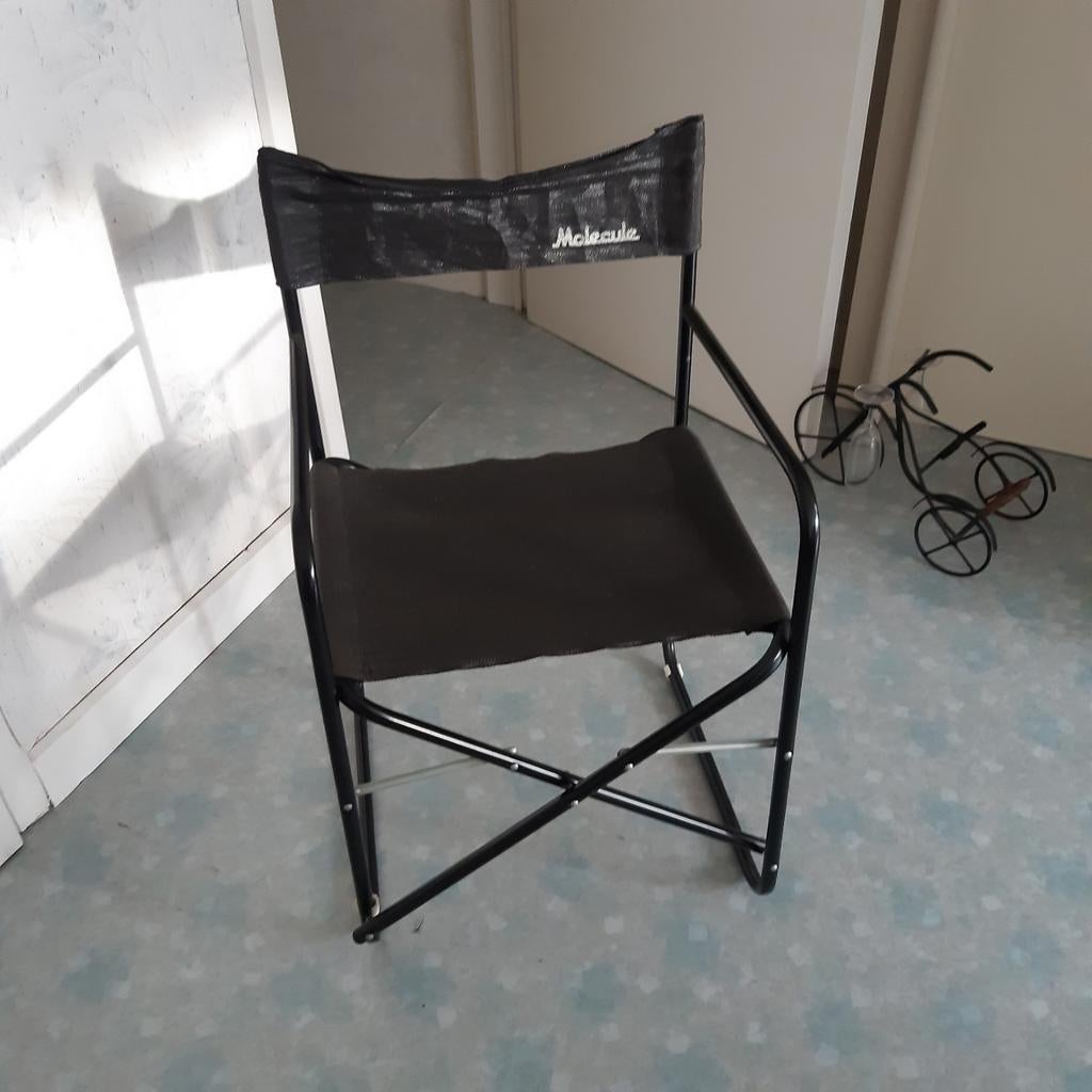 Klapstoeltje  kleur zwart kamperen of vissen, Tuin en Terras, Ophalen, Zo goed als nieuw