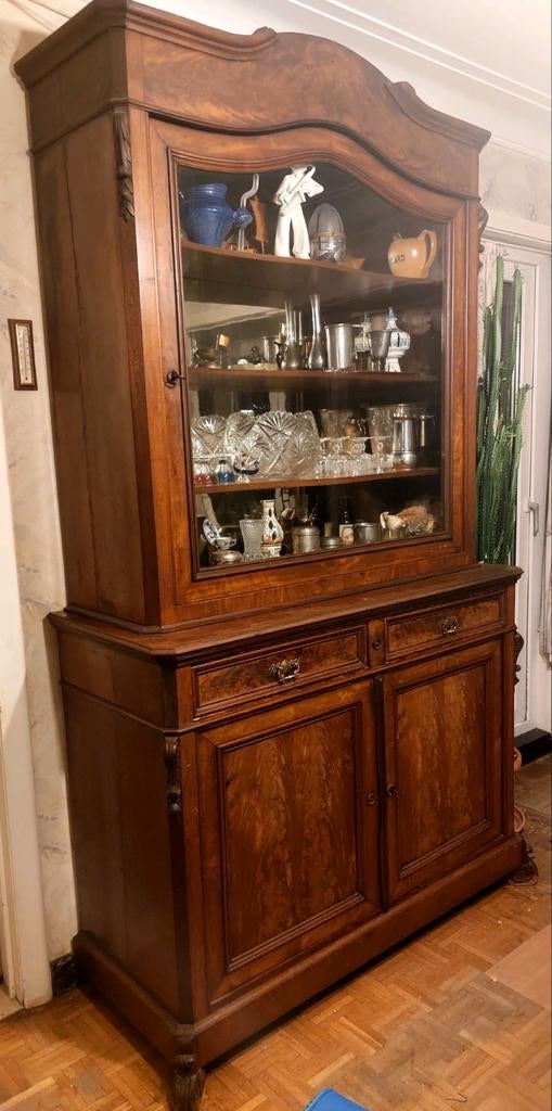 Vitrine style Louis-Philippe, Enlèvement
