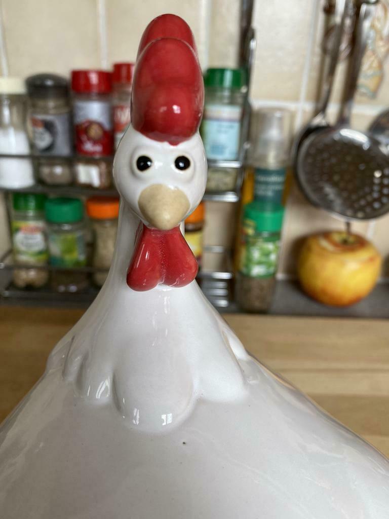 Ancienne magnifique grosse poule j line rare excellent état