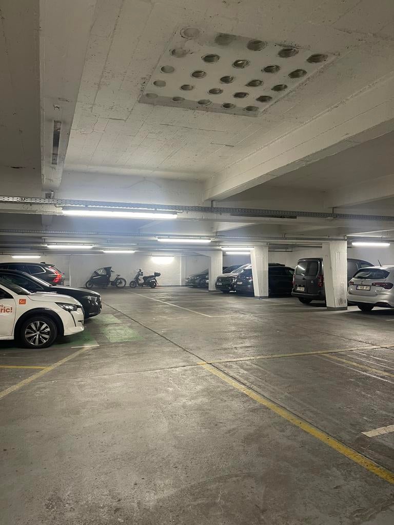 Staanplaatsen te koop te 2060 Antwerpen, Immo, Garages en Parkeerplaatsen, Antwerpen (stad)