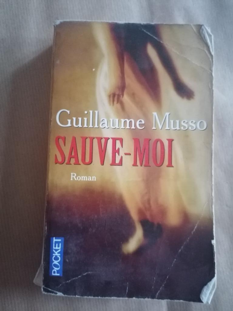 Guillaume Musso - Sauve-moi   à donner abimé mais complet, Enlèvement, Utilisé