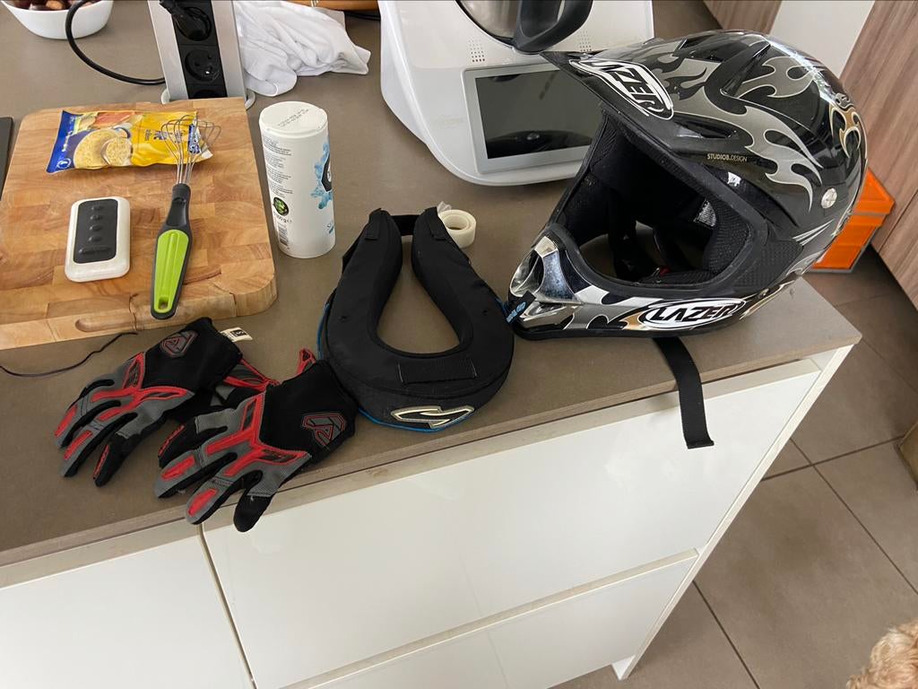 Crosshelm , handschoenen en nekbeschermer, Motoren, Ophalen, Handschoenen