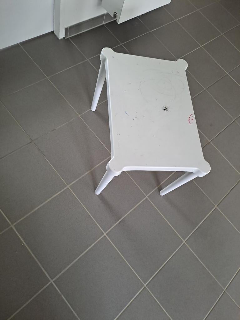 IKEA kindertafel, Ophalen, Zo goed als nieuw