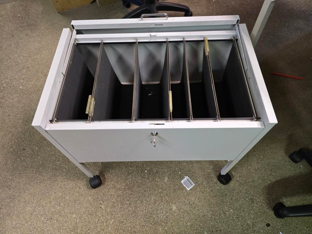 Professionele Hangmappen trolley op wieltjes en sleutels, Ophalen, Gebruikt