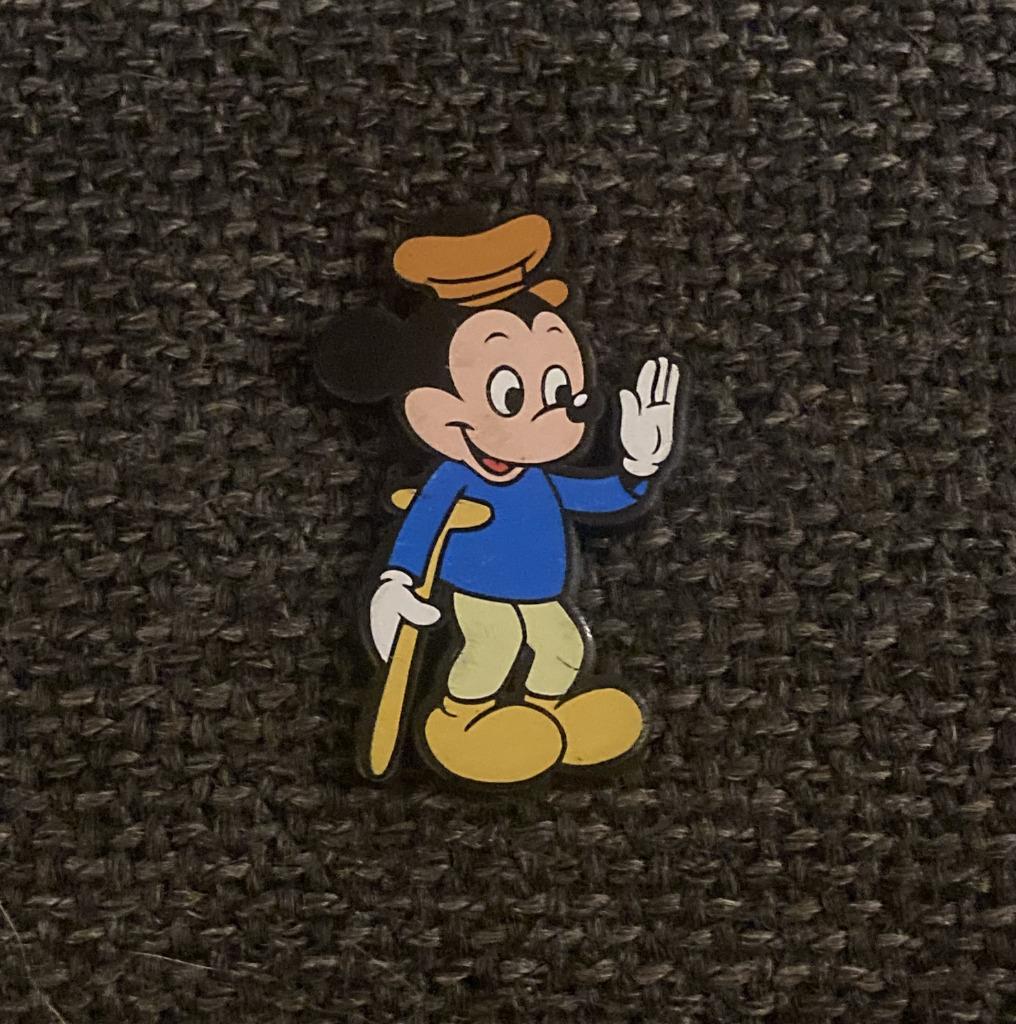 PIN - DISNEY - MICKEY MOUSE, Envoi, Utilisé, Figurine, Insigne ou Pin's