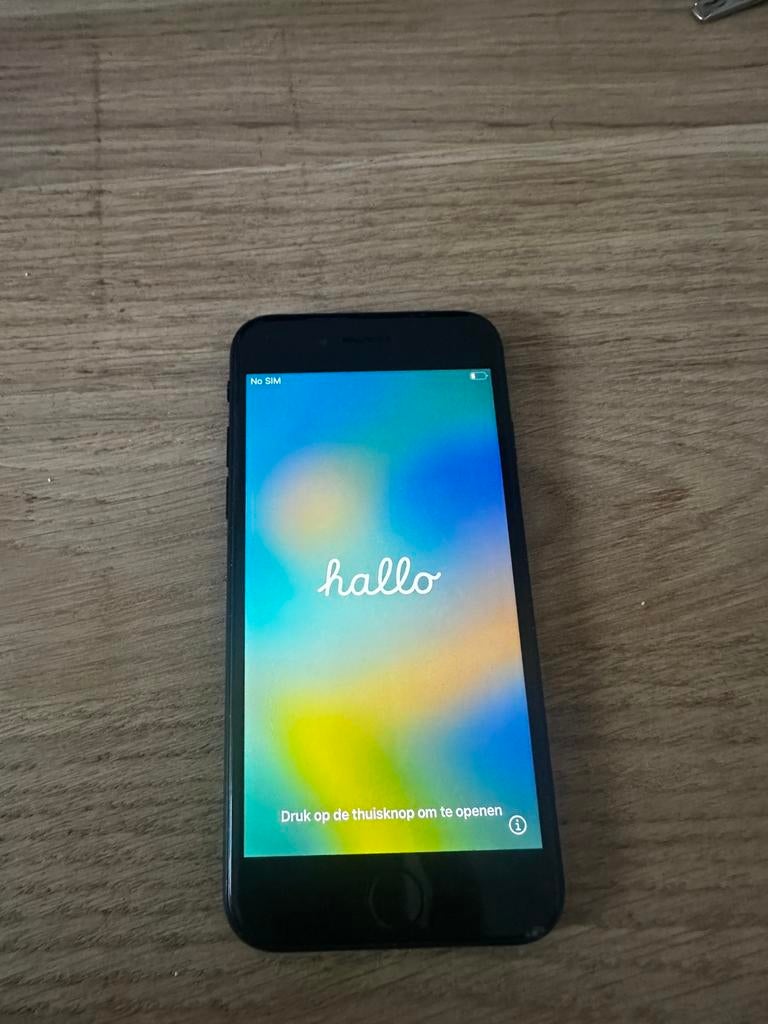 iPhone SE (2022) 64GB 98% capaciteit, Telecommunicatie, Mobiele telefoons | Apple iPhone, Gebruikt, Zwart, Ophalen of Verzenden