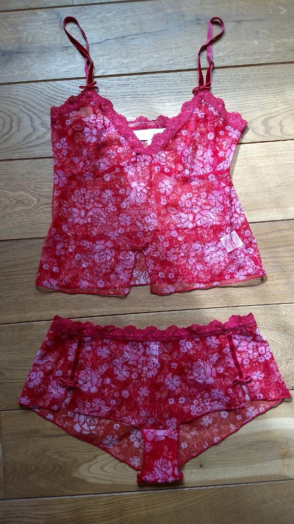 Rode top en shorty met witte bloemen, Ophalen, Rood, Setje