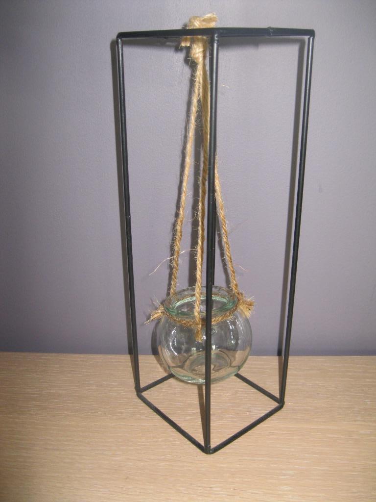 Metalen plantenhouder in prima staat, Tuin en Terras, Ophalen of Verzenden, Zo goed als nieuw, Minder dan 40 cm, Balkon