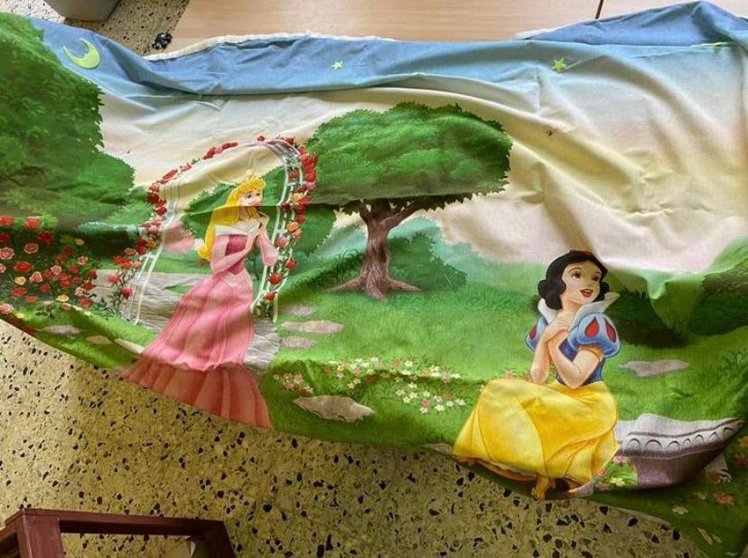 Groot doek prinsessen, Ophalen of Verzenden