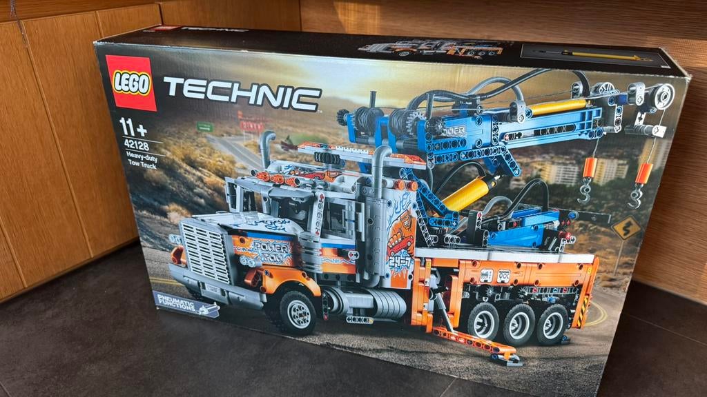 Lego - Heavy-Duty Tow Truck (42128), Ophalen, Zo goed als nieuw