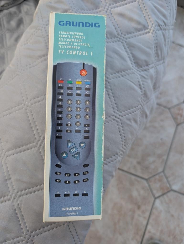 Télécommandes TV Grundig et Siemens, Enlèvement ou Envoi, Comme neuf, TV