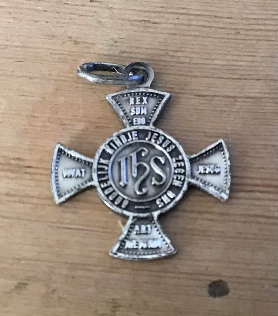 Scapulier medaille Kindje Jezus zegen ons, Ophalen of Verzenden, Zo goed als nieuw