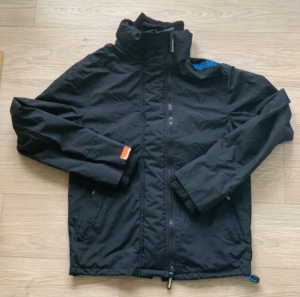 Zwarte Jas Superdry XSMALL, Superdry, Zwart, Ophalen of Verzenden, Maat 34 (XS) of kleiner