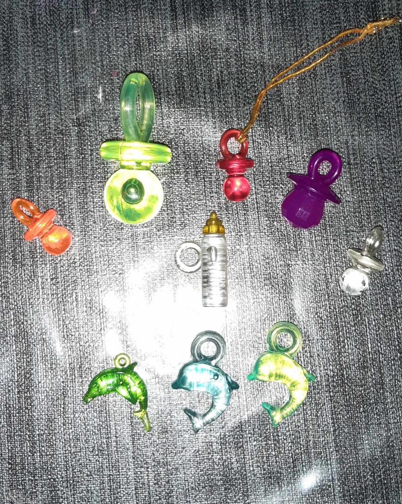 9 hangertjes, Ophalen of Verzenden, Zo goed als nieuw, Kunststof
