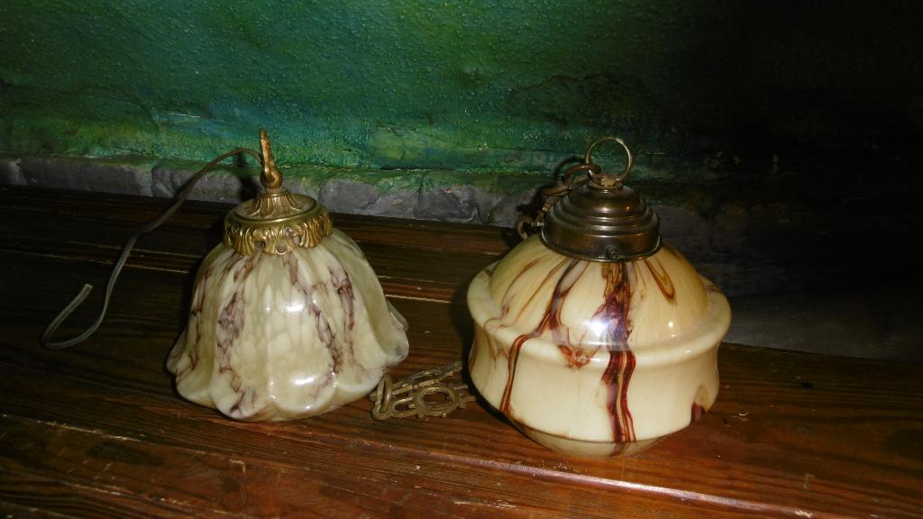 Suspension en verre coulé années 30, Antiquités & Art, Antiquités | Éclairage, Enlèvement