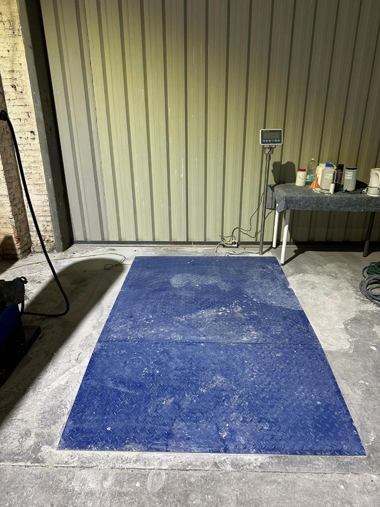 Industriële vloer weegschaal 1m50 x 1m50. Tot 1.5 ton wegen, Doe-het-zelf en Bouw, Weegschalen, Zo goed als nieuw, Vloerweegschaal