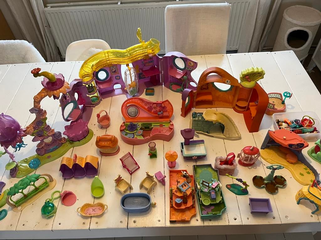 Petshop speelgoed 58 poppetjes en een stad, Enlèvement, Comme neuf