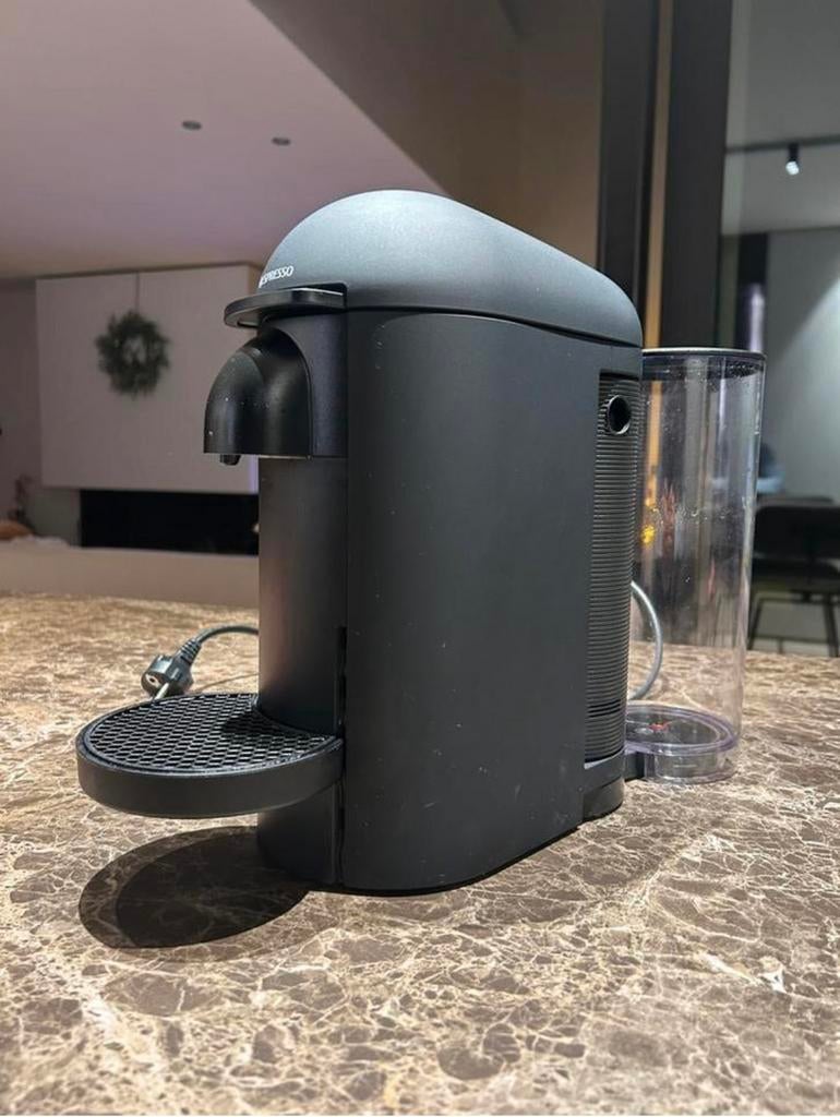 Vertuo plus nespresso koffiemachine + 48 capsules, Enlèvement, Comme neuf, Cafetière
