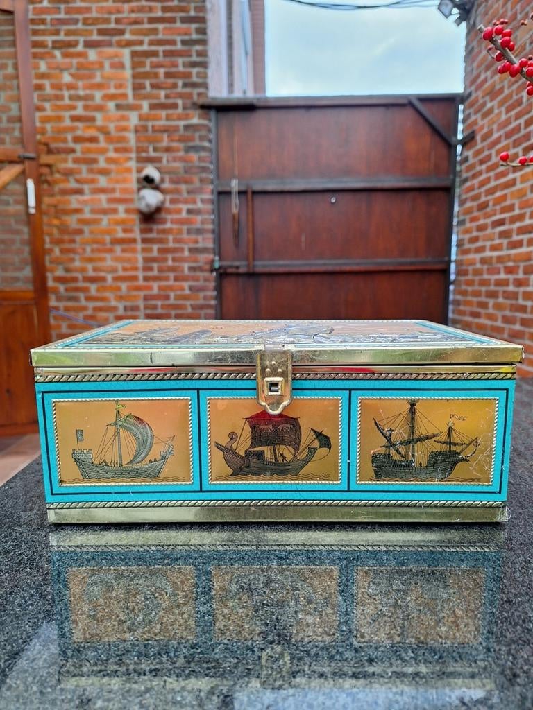 Oude blikken doos met boten ., Ophalen of Verzenden, Zo goed als nieuw