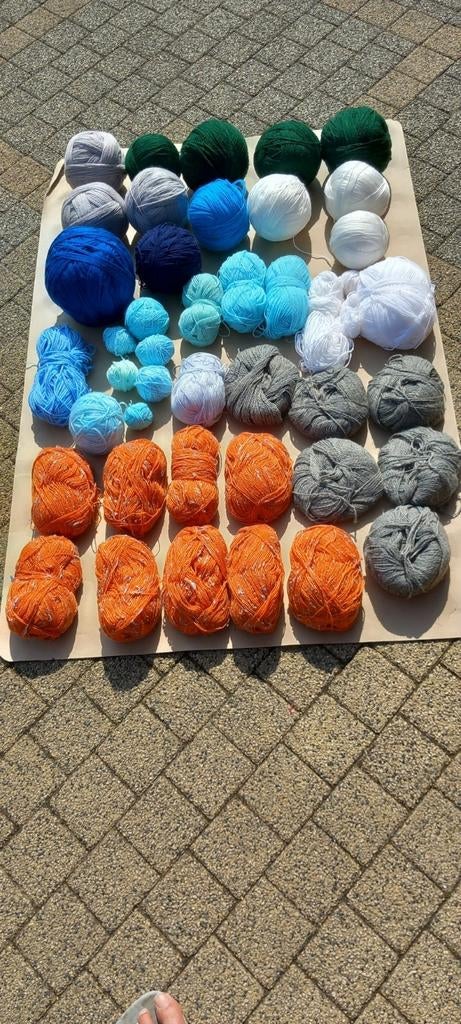 Wol 3,450 kg ongeveer, Hobby en Vrije tijd, Ophalen of Verzenden, Nieuw, Breien of Haken, Wol of Garen