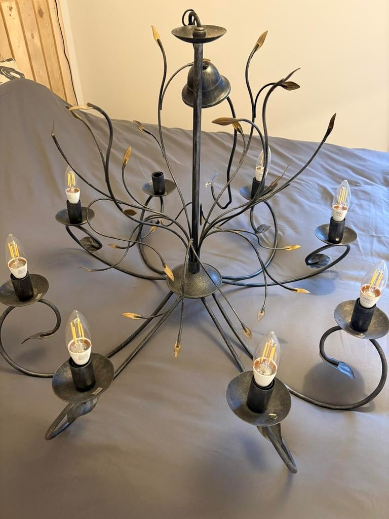 Grand luminaire en fer forgé ( 8 lampes ), Enlèvement, Comme neuf