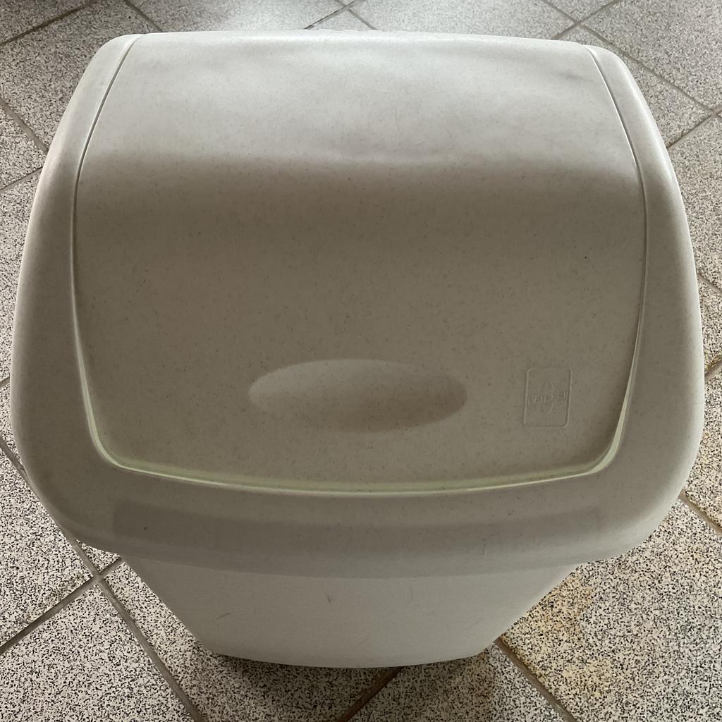 Vuilbak, prullenbak, opbergruimte, Ophalen, Kunststof, Gebruikt, 50 tot 75 cm