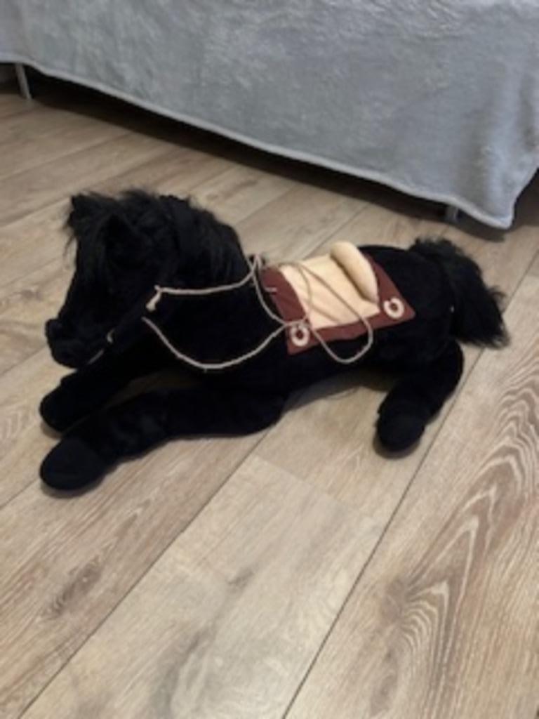 Liggend Paard knuffel zwart L71 B26, Ophalen, Zo goed als nieuw, Paard