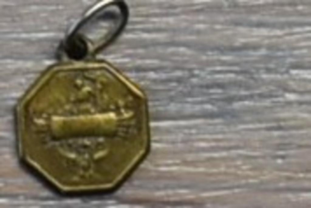 médaille du Saint-Sang à Bruges, Envoi, Autres matériaux