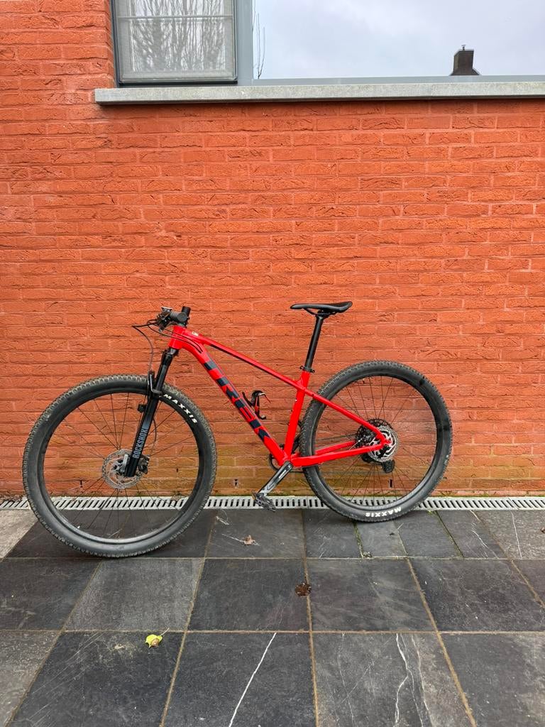 Trek Marlin 8, Fietsen en Brommers, Ophalen, Zo goed als nieuw, Trek