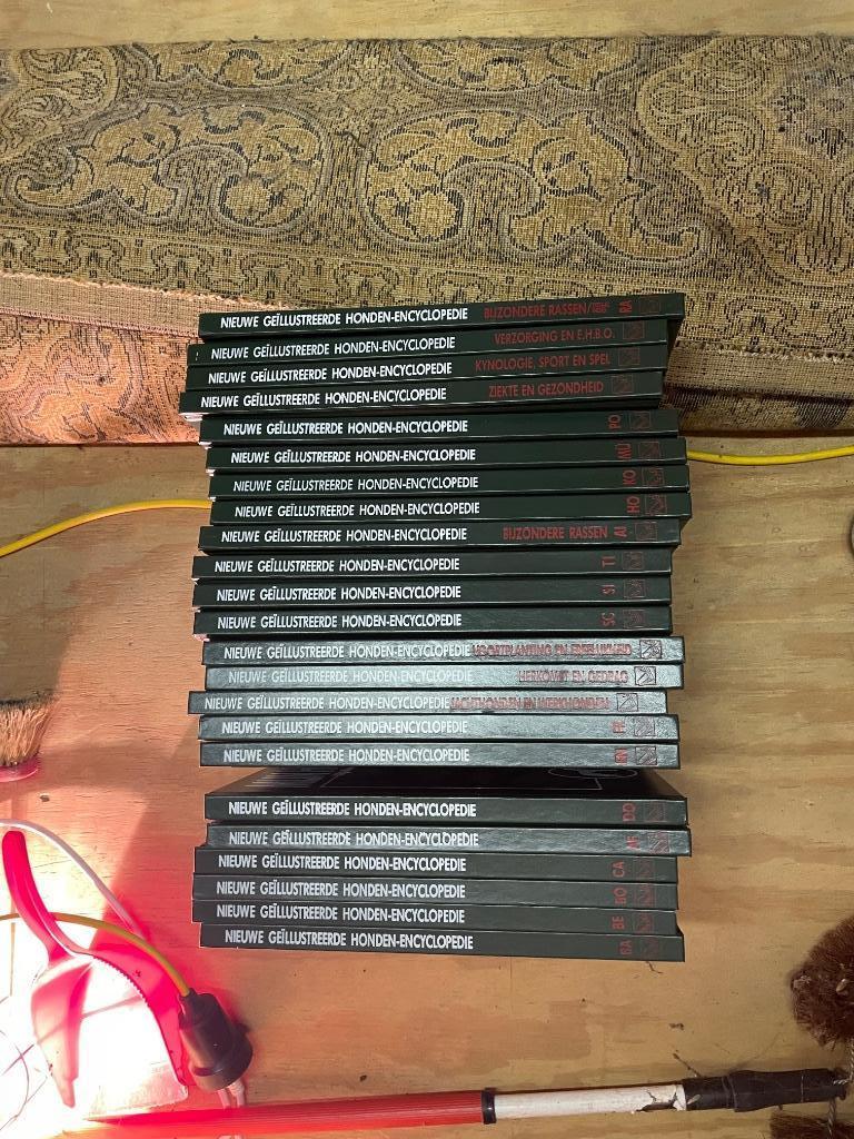 Honden encyclopedie, Boeken, Ophalen, Zo goed als nieuw, Honden