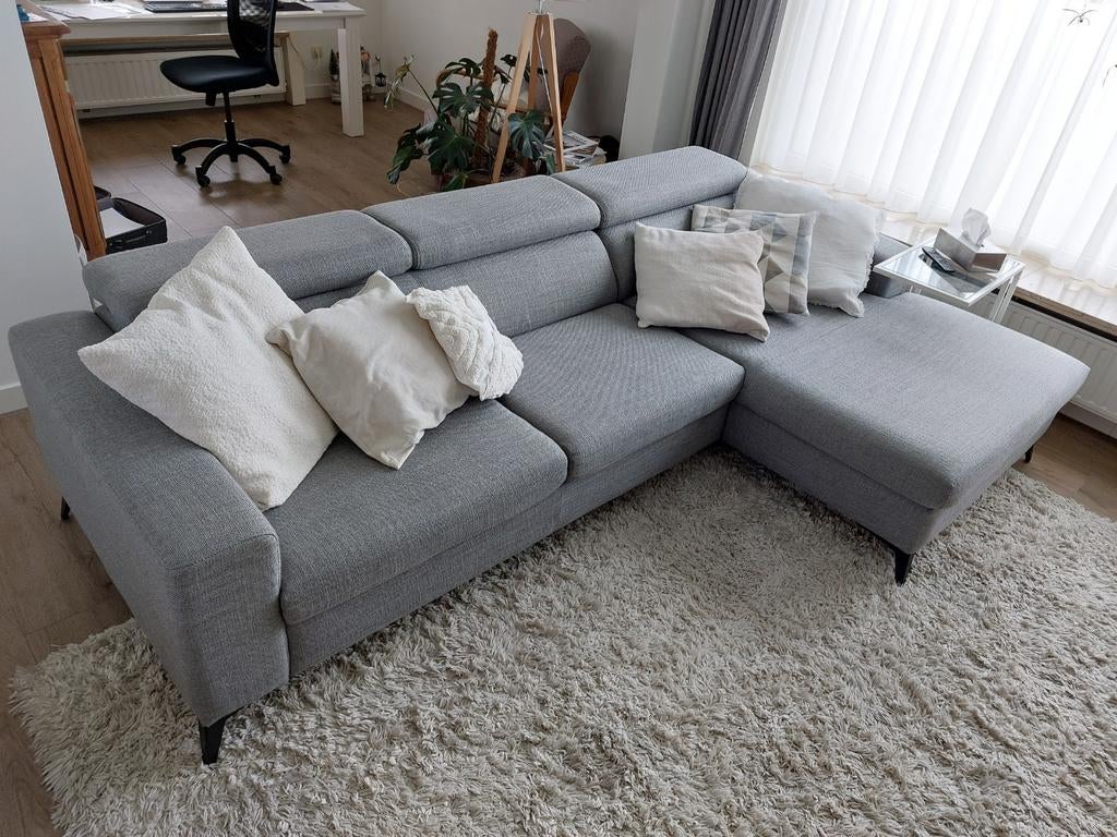 Zeer degelijk hoeksalon met poef  295x175cm, Ophalen