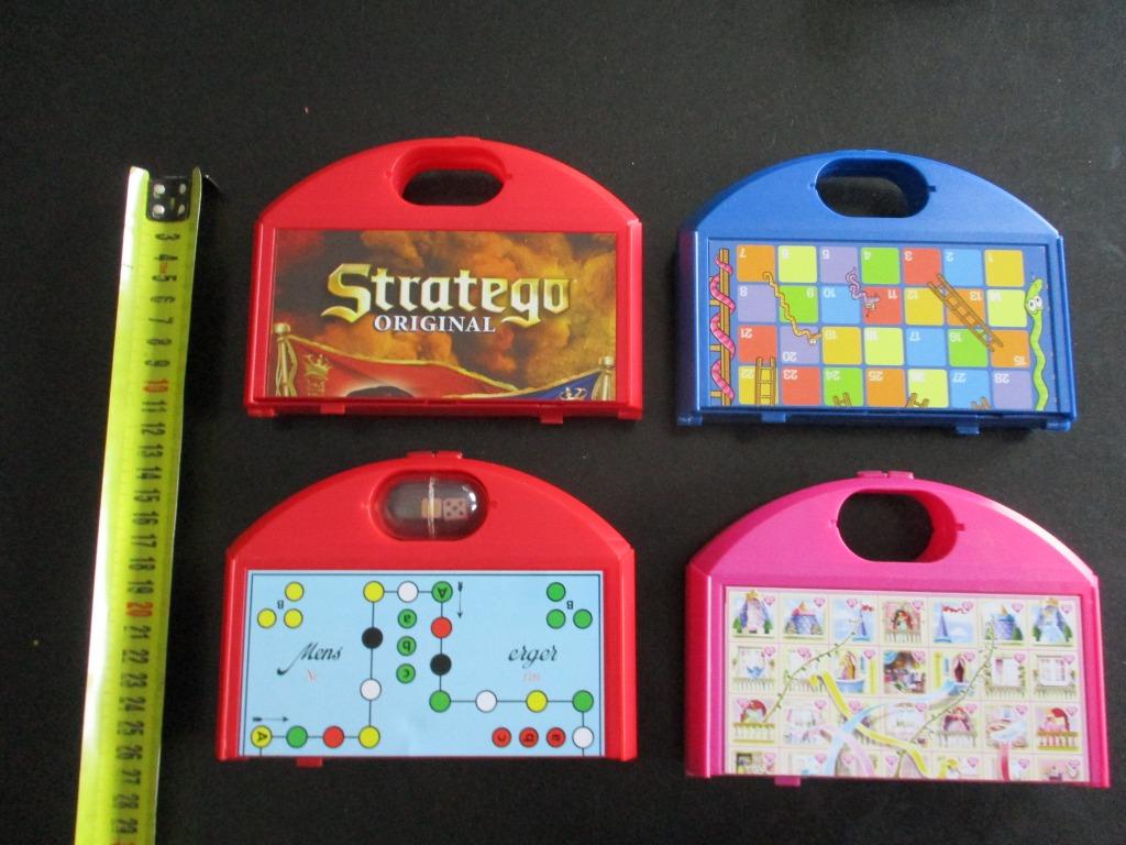 Reis gezelschapsspellen,4 stuks, koffermodellen ,stratego,en, Hobby en Vrije tijd, Gezelschapsspellen | Bordspellen, Zo goed als nieuw