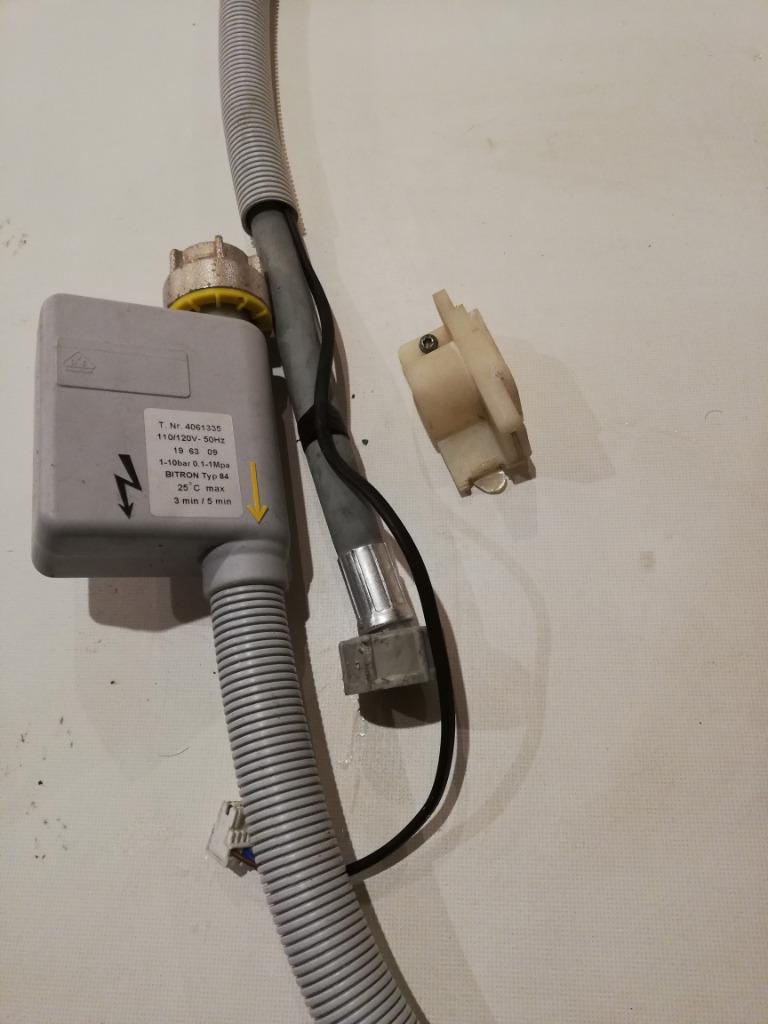 Miele  wasmachine toevoerslang, Elektronische apparatuur, Ophalen of Verzenden, Zo goed als nieuw