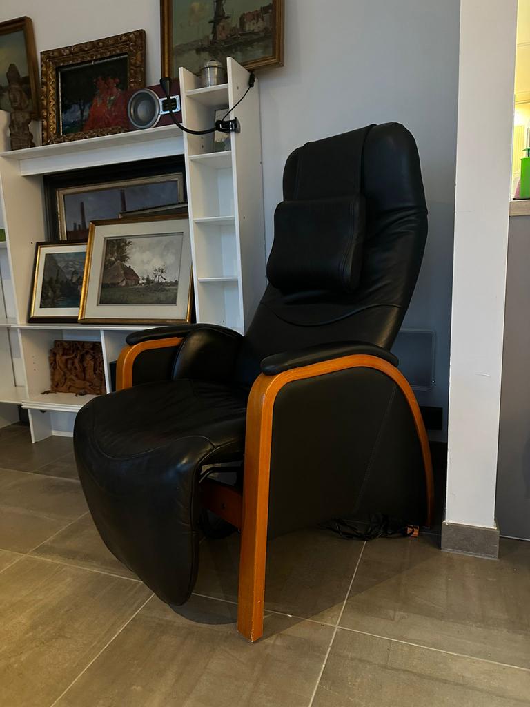 Zwarte electrische relaxzetel, Huis en Inrichting, Ophalen, Gebruikt, Eenpersoons, Minder dan 75 cm