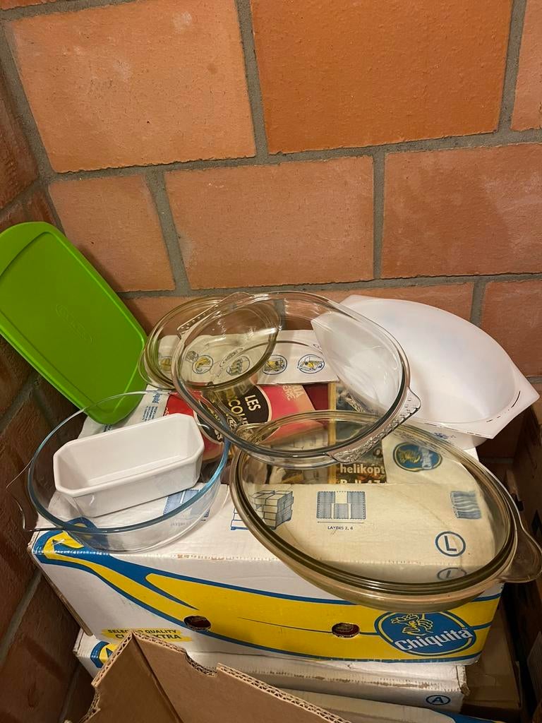 Lot Pyrex potten ovenschotels, Huis en Inrichting, Ophalen of Verzenden, Zo goed als nieuw